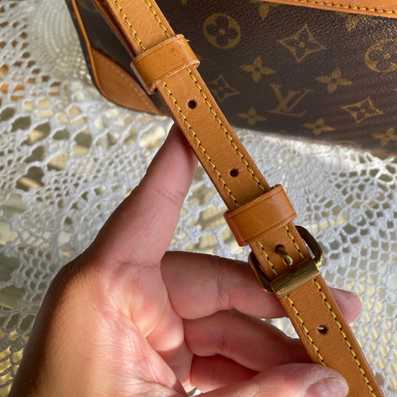 Louis Vuitton Trocadero 27 - Picture 2 of 16